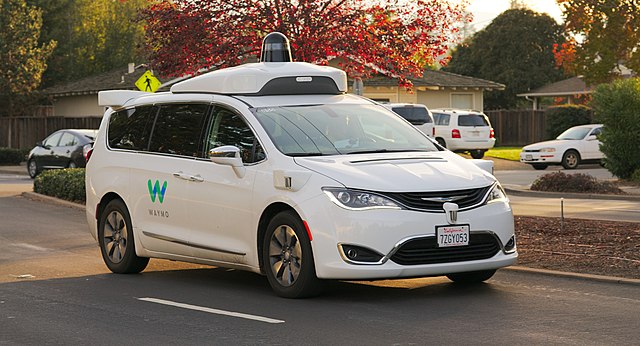 _images/640px-Waymo_Chrysler_Pacifica_in_Los_Altos,_2017.jpg